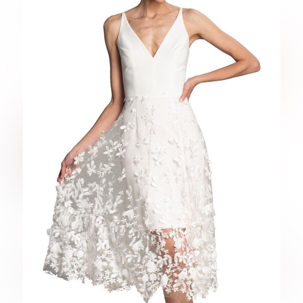 Dress The Population Darleen V-Neck Embroidered Mesh Cocktail Dress
